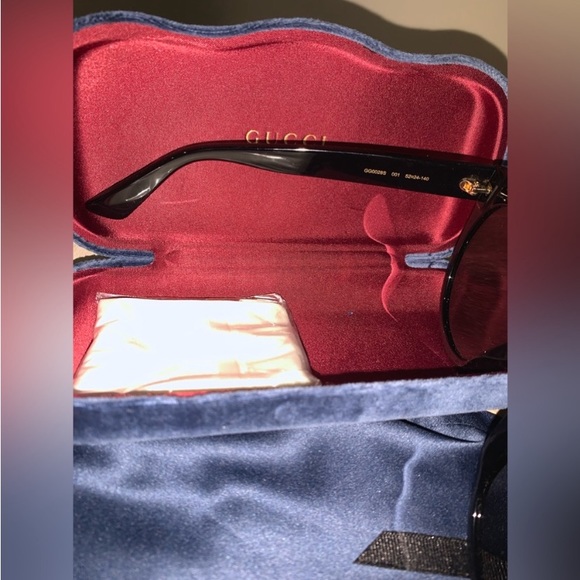 GUCCI SUNSHADES- BLACK - Picture 4 of 6